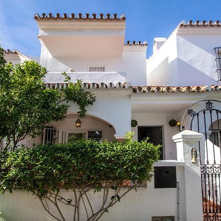 A Cozy And Elegant Townhouse Across The Beach Torre de Benagalbon Bagian luar foto