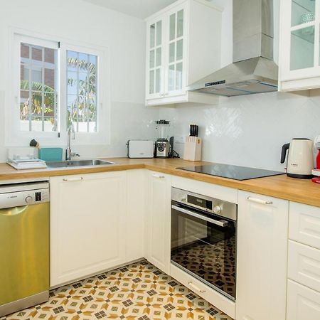 A Cozy And Elegant Townhouse Across The Beach Torre de Benagalbon Bagian luar foto