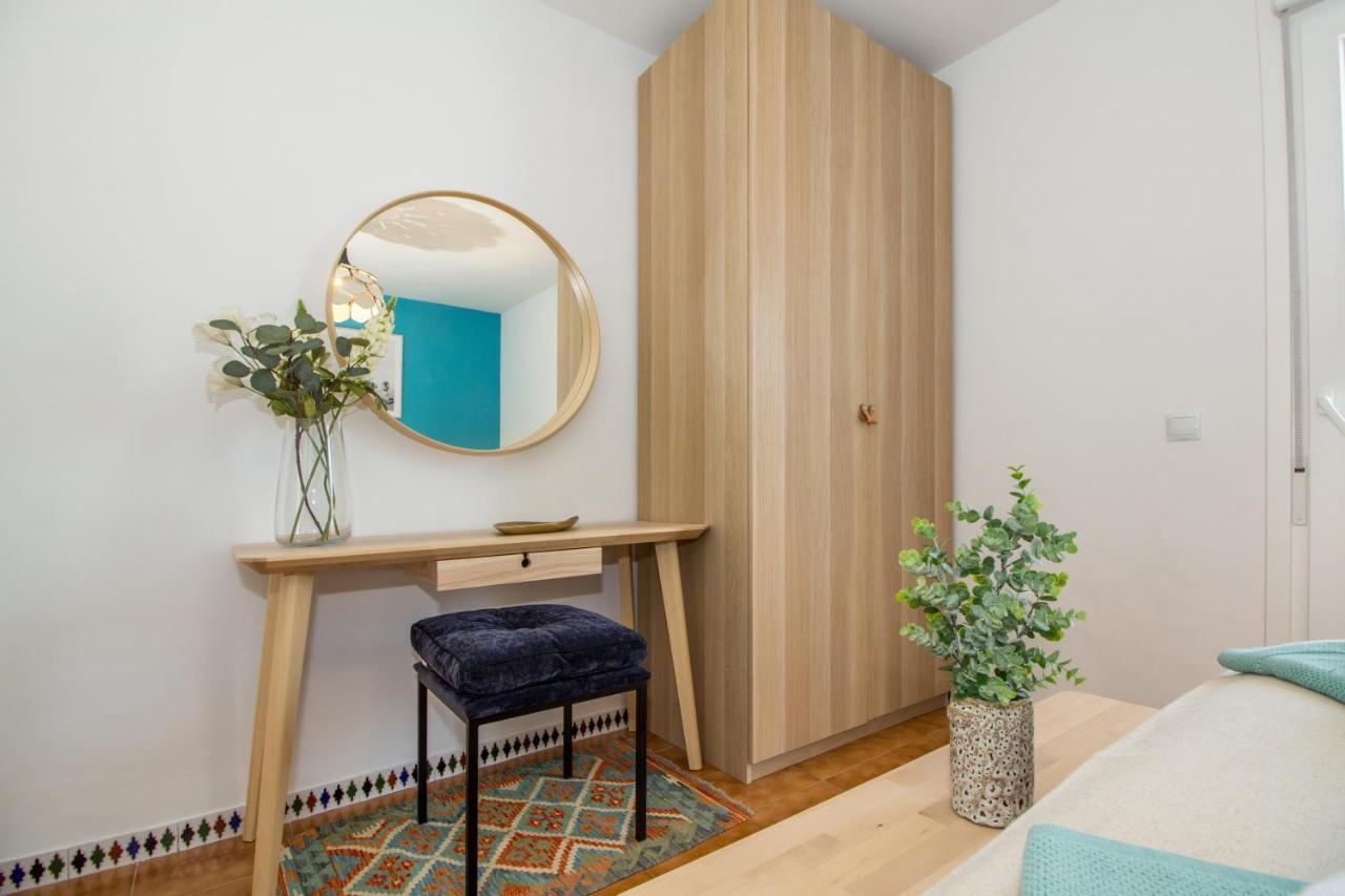 A Cozy And Elegant Townhouse Across The Beach Torre de Benagalbon Bagian luar foto