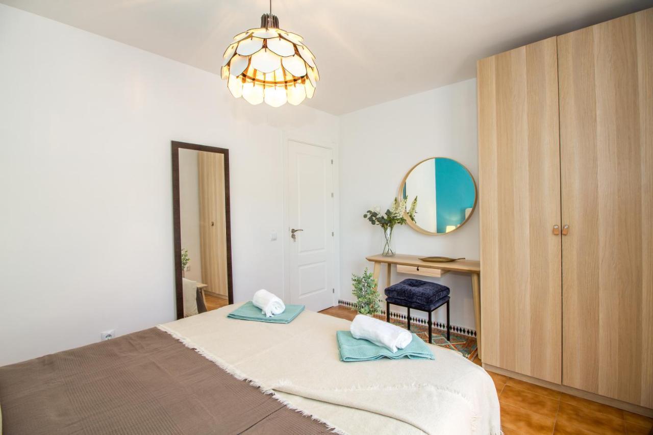 A Cozy And Elegant Townhouse Across The Beach Torre de Benagalbon Bagian luar foto