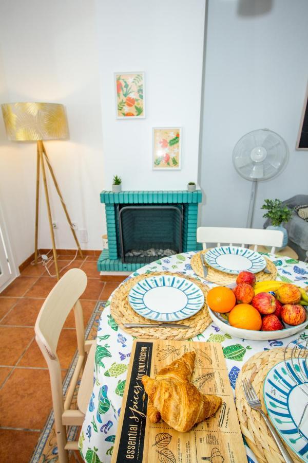 A Cozy And Elegant Townhouse Across The Beach Torre de Benagalbon Bagian luar foto