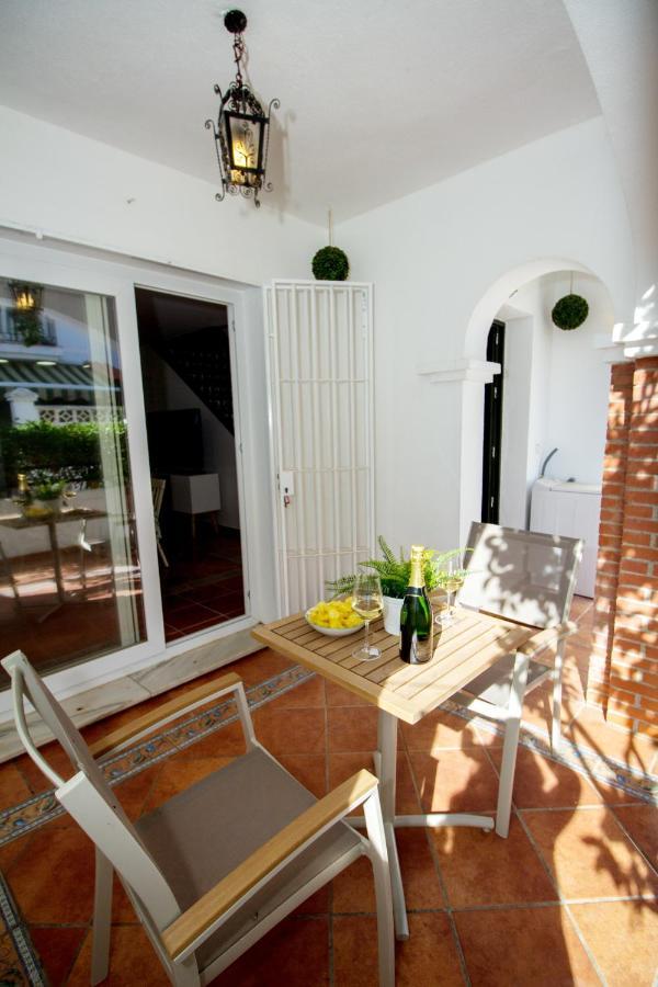 A Cozy And Elegant Townhouse Across The Beach Torre de Benagalbon Bagian luar foto