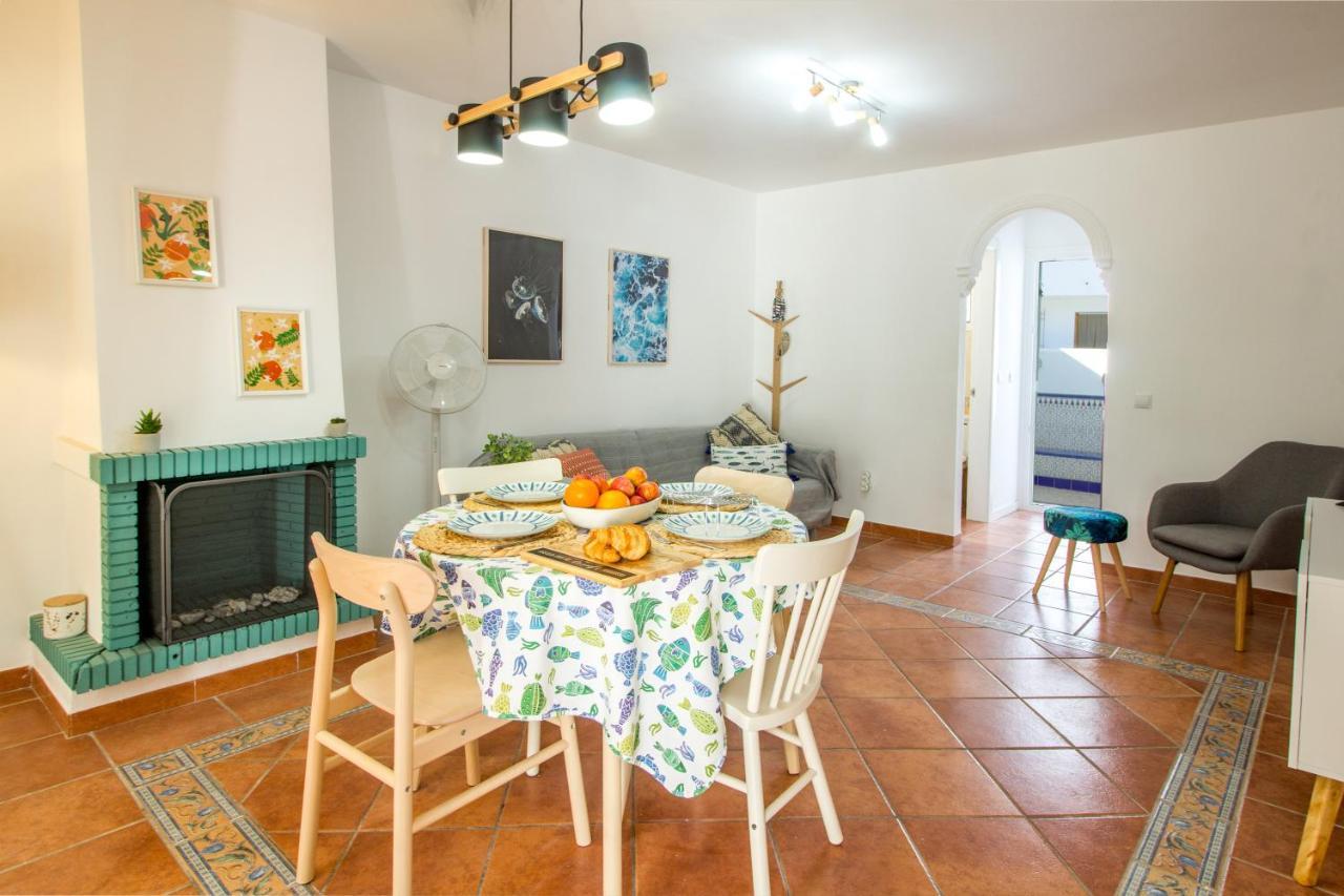 A Cozy And Elegant Townhouse Across The Beach Torre de Benagalbon Bagian luar foto