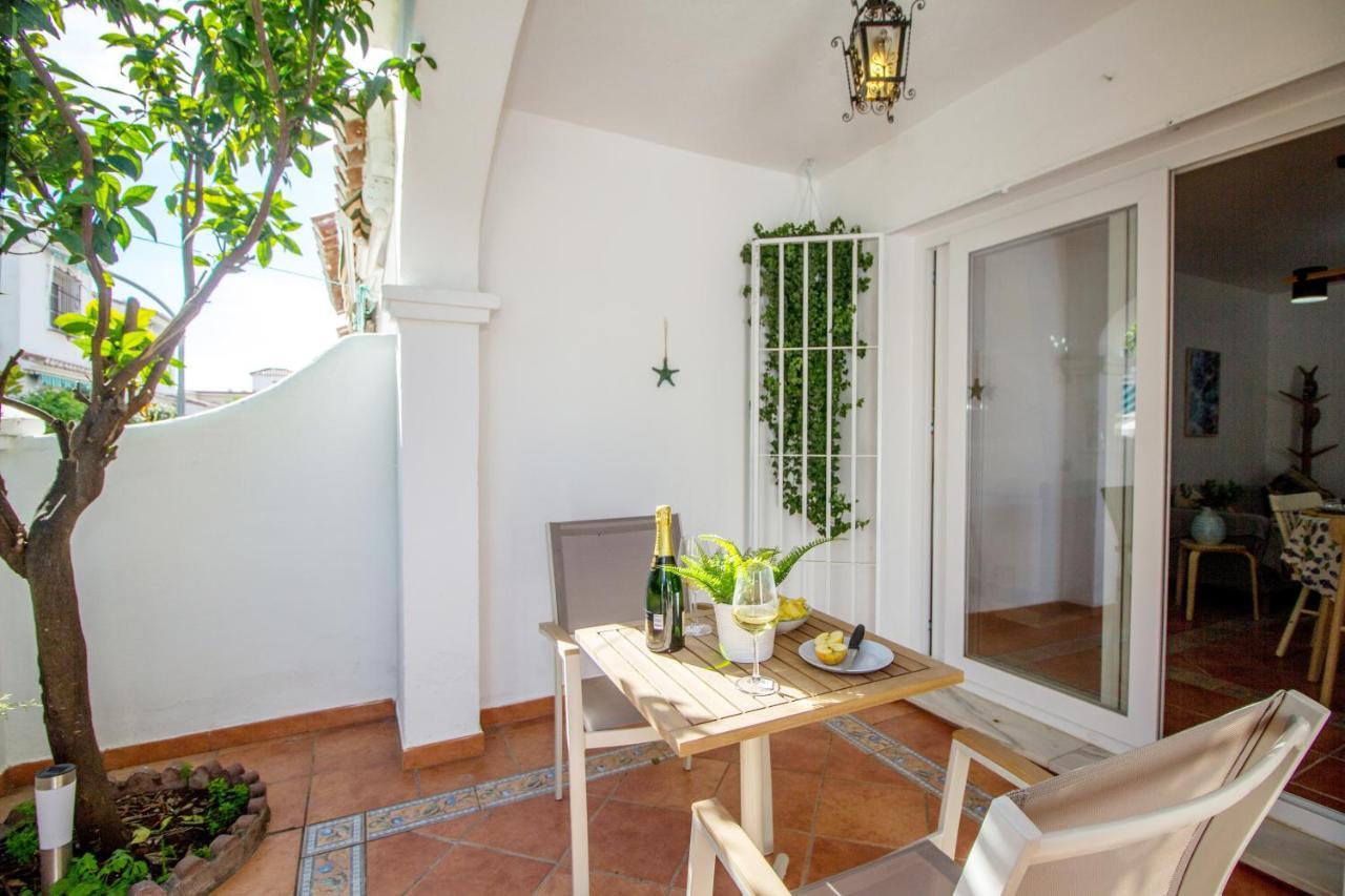 A Cozy And Elegant Townhouse Across The Beach Torre de Benagalbon Bagian luar foto