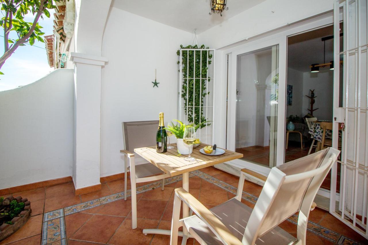 A Cozy And Elegant Townhouse Across The Beach Torre de Benagalbon Bagian luar foto