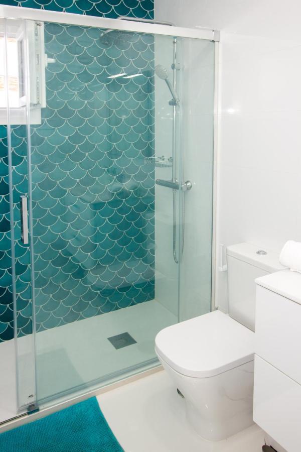 A Cozy And Elegant Townhouse Across The Beach Torre de Benagalbon Bagian luar foto