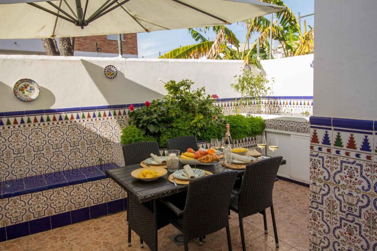 A Cozy And Elegant Townhouse Across The Beach Torre de Benagalbon Bagian luar foto